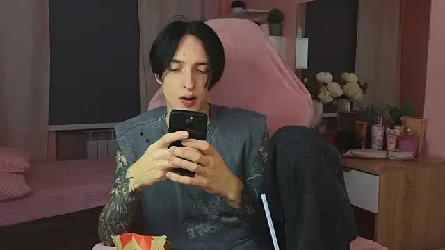 Snapshot of Martin_Jin chatting on November 20, 2025, 12:17 pm Martin Jin online show from November 20, 2025, 12:17 pm