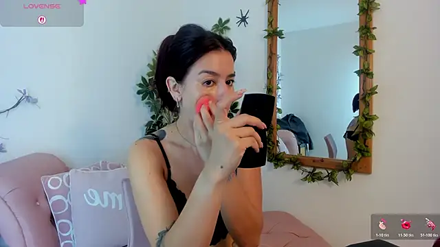 Snapshot of valerieMattson chatting on November 4, 2025, 1:48 pm valerieMattson online show from November 4, 2025, 1:48 pm