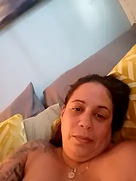 PrettyKittyMia online show from October 9, 2025, 8:42 pm