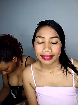 Snapshot of MelanyAndRizosss chatting on October 20, 2025, 8:04 am MelanyAndRizosss online show from October 20, 2025, 8:04 am