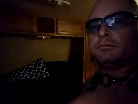 Snapshot of JoeyUhOh chatting on April 23, 2026, 6:53 am JoeyUhOh online show from April 23, 2026, 6:53 am