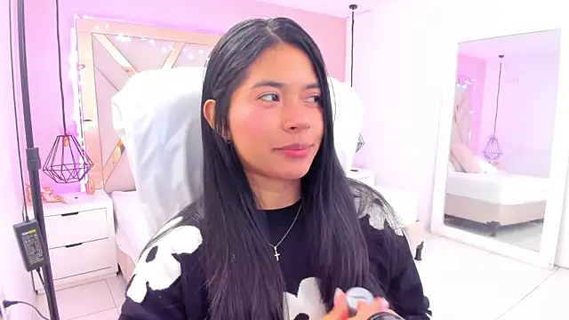 samantaa shy online show from March 25, 2026, 2:23 am