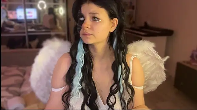 nikoli naw online show from October 31, 2025, 6:48 pm