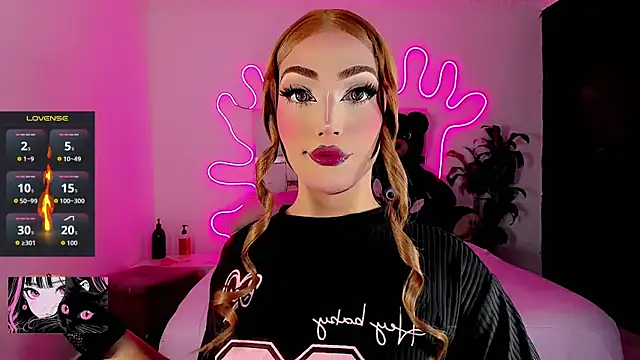 Snapshot of Abbygilx chatting on November 18, 2025, 1:32 am Abbygilx online show from November 18, 2025, 1:32 am