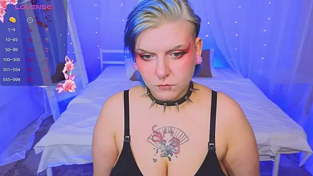 Snapshot of bluelunaray chatting on September 24, 2025, 11:06 am bluelunaray online show from September 24, 2025, 11:06 am