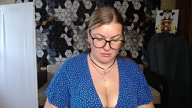 NikaSkylink online show from May 11, 2026, 5:53 am