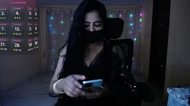 Snapshot of Divvya_ chatting on June 1, 2026, 8:19 pm Divvya online show from June 1, 2026, 8:19 pm