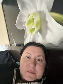 Liza Will online show from April 4, 2026, 9:38 am