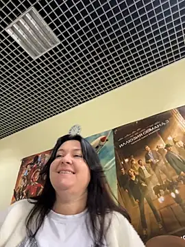 Snapshot of Liza_Will chatting on November 8, 2025, 8:07 am Liza Will online show from November 8, 2025, 8:07 am