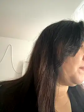 Snapshot of Liza_Will chatting on November 17, 2025, 7:34 am Liza Will online show from November 17, 2025, 7:34 am