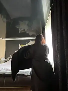 Snapshot of Liza_Will chatting on November 12, 2025, 6:28 am Liza Will online show from November 12, 2025, 6:28 am