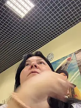 Snapshot of Liza_Will chatting on November 28, 2025, 10:48 am Liza Will online show from November 28, 2025, 10:48 am