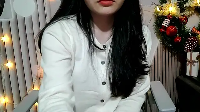 Emachiii online show from December 17, 2025, 1:27 pm