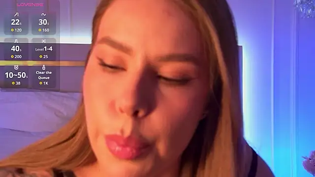 Snapshot of Ashley_Roys chatting on January 19, 2026, 12:20 pm Ashley Roys online show from January 19, 2026, 12:20 pm