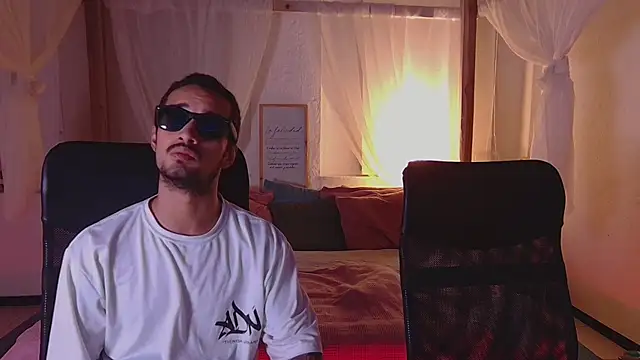 Snapshot of Laila_asher chatting on September 13, 2025, 12:32 am Laila asher online show from September 13, 2025, 12:32 am