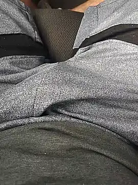 Snapshot of chef82 chatting on November 4, 2025, 9:35 am chef82 online show from November 4, 2025, 9:35 am