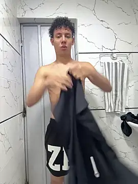 Snapshot of JoseLucian chatting on December 14, 2025, 9:42 pm JoseLucian online show from December 14, 2025, 9:42 pm