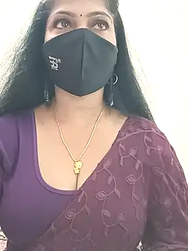 shivani27 online show from April 30, 2026, 8:43 am