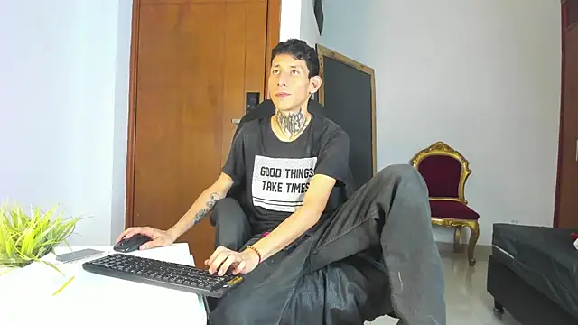 Davide 444 online show from October 15, 2025, 4:22 am