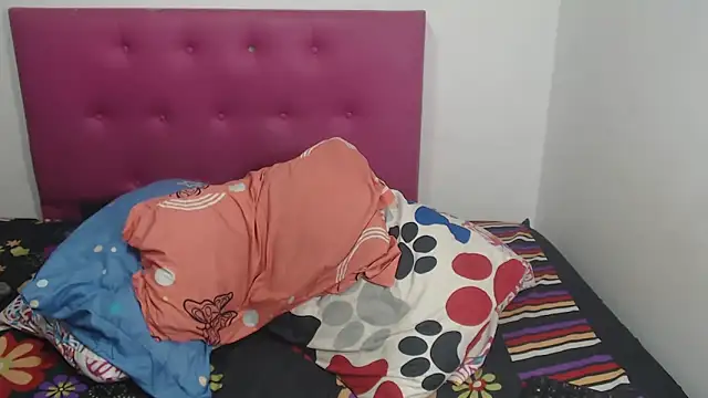 DinaDIRTY online show from December 20, 2025, 2:47 am