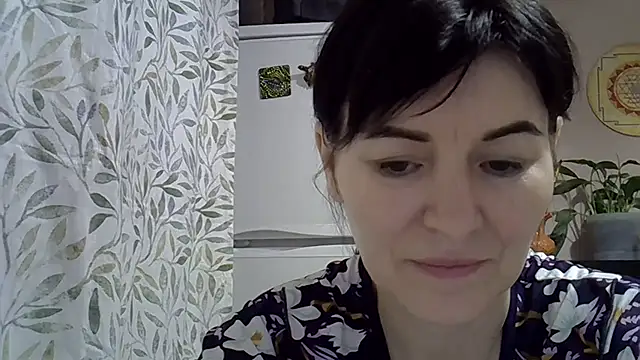 Snapshot of Krystal_82 chatting on December 3, 2025, 8:52 pm Krystal 82 online show from December 3, 2025, 8:52 pm