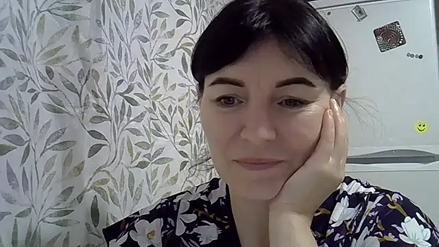 Snapshot of Krystal_82 chatting on December 2, 2025, 5:25 pm Krystal 82 online show from December 2, 2025, 5:25 pm