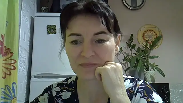 Snapshot of Krystal_82 chatting on November 20, 2025, 6:52 pm Krystal 82 online show from November 20, 2025, 6:52 pm