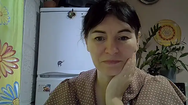 Snapshot of Krystal_82 chatting on November 5, 2025, 9:12 am Krystal 82 online show from November 5, 2025, 9:12 am