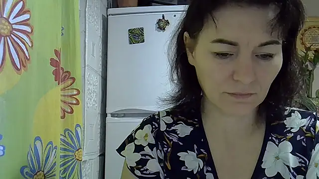 Snapshot of Krystal_82 chatting on November 20, 2025, 6:47 am Krystal 82 online show from November 20, 2025, 6:47 am