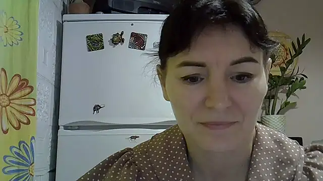 Snapshot of Krystal_82 chatting on November 9, 2025, 2:32 pm Krystal 82 online show from November 9, 2025, 2:32 pm