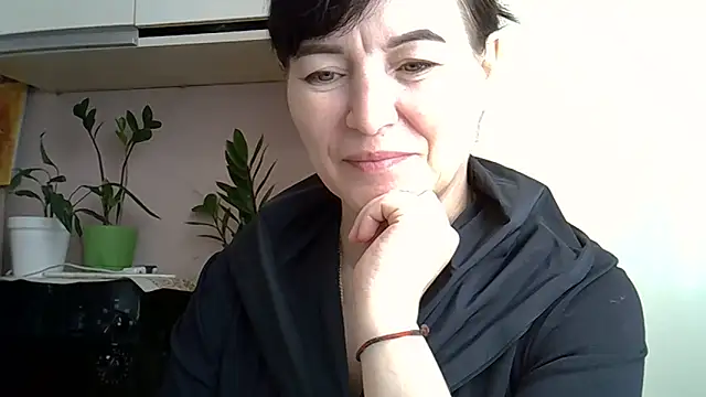 Krystal 82 online show from February 6, 2026, 10:55 am