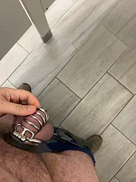 Snapshot of Malesub-84 chatting on October 31, 2025, 12:35 pm Malesub-84 online show from October 31, 2025, 12:35 pm