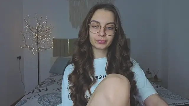 Snapshot of Real_cutie1 chatting on December 5, 2025, 1:43 pm Real cutie1 online show from December 5, 2025, 1:43 pm