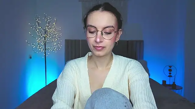 Real cutie1 online show from March 24, 2026, 1:44 pm