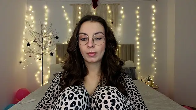 Real cutie1 online show from January 6, 2026, 1:48 pm