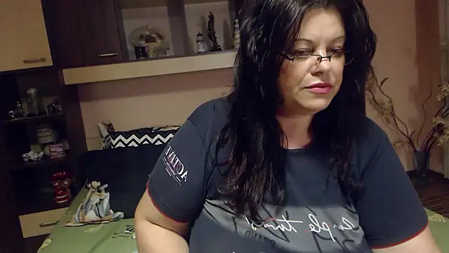 Snapshot of Claudia_71love chatting on October 24, 2025, 9:25 pm Claudia 71love online show from October 24, 2025, 9:25 pm