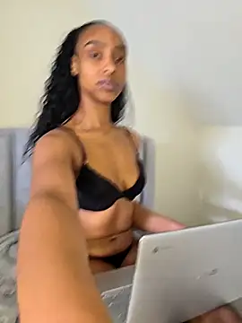 Snapshot of Hazel_Dollxx chatting on May 18, 2026, 10:42 am Hazel Dollxx online show from May 18, 2026, 10:42 am