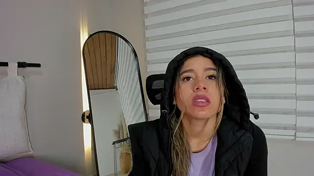 Rachell criss online show from December 4, 2025, 4:33 am