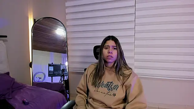 Rachell criss online show from October 4, 2025, 4:03 am