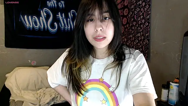 London Ray online show from November 24, 2025, 5:07 am