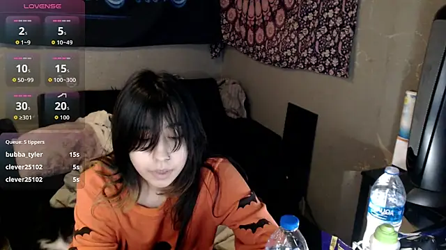 London Ray online show from October 27, 2025, 6:03 am