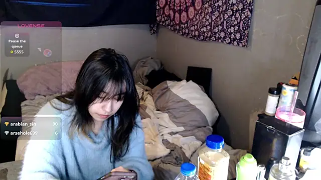 London Ray online show from November 21, 2025, 4:22 am