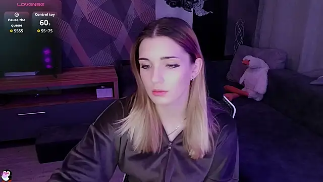 Snapshot of Sandy_Belle chatting on November 12, 2025, 7:29 pm Sandy Belle online show from November 12, 2025, 7:29 pm