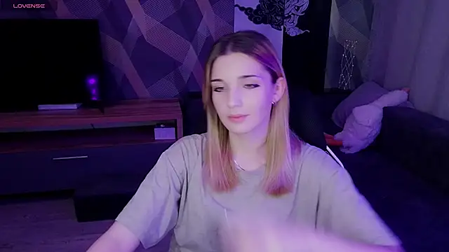 Snapshot of Sandy_Belle chatting on October 25, 2025, 1:45 pm Sandy Belle online show from October 25, 2025, 1:45 pm