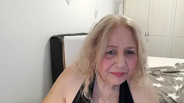 Snapshot of SusiLifeXXX chatting on June 18, 2026, 5:29 pm SusiLifeXXX online show from June 18, 2026, 5:29 pm