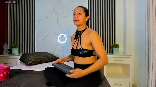 Snapshot of JackAndRosse_ chatting on December 4, 2025, 12:26 pm JackAndRosse online show from December 4, 2025, 12:26 pm