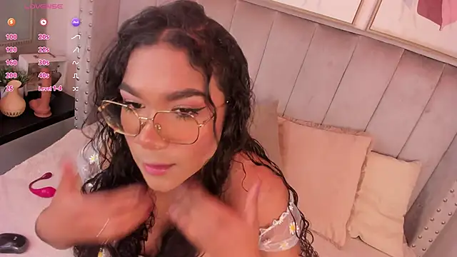 Seshat Hitt online show from November 28, 2025, 3:50 am