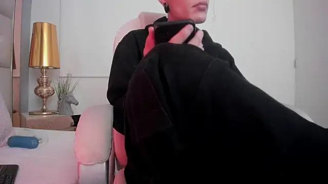 Snapshot of dark_sun302 chatting on November 5, 2025, 10:02 pm dark sun302 online show from November 5, 2025, 10:02 pm