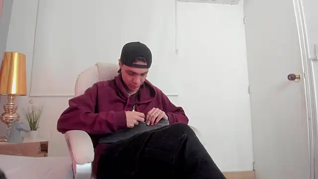 Snapshot of dark_sun302 chatting on November 26, 2025, 9:37 pm dark sun302 online show from November 26, 2025, 9:37 pm