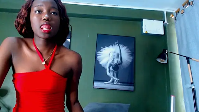 Snapshot of Evaa_18 chatting on October 1, 2025, 5:28 pm Evaa 18 online show from October 1, 2025, 5:28 pm